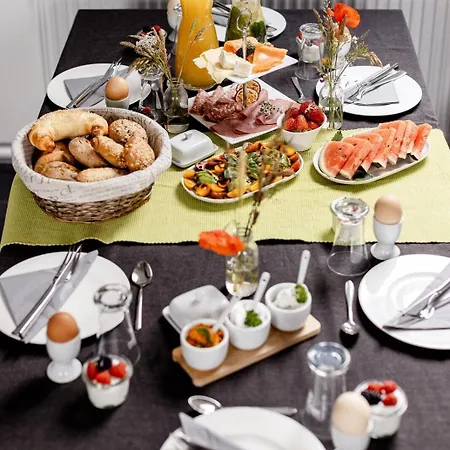 Pensión Gutshof Zum Adlernest Arnsnesta