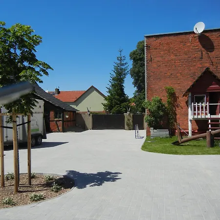 Gutshof Zum Adlernest Arnsnesta