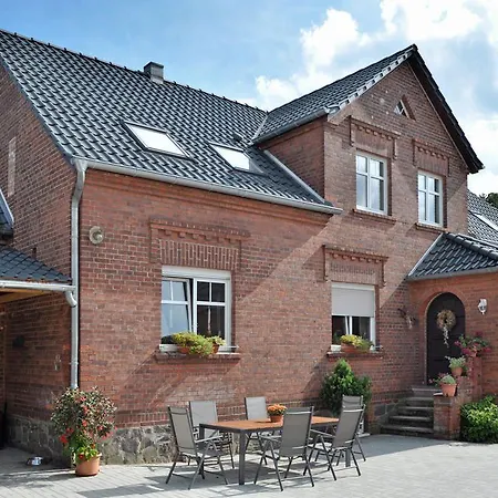 Pensión Gutshof Zum Adlernest Arnsnesta