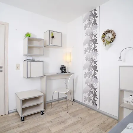 Gutshof Zum Adlernest 3* Arnsnesta